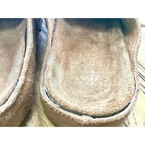 BEEK Size 8 Womans Vulture Mules Clogs Chestnut Suede  display picture 2